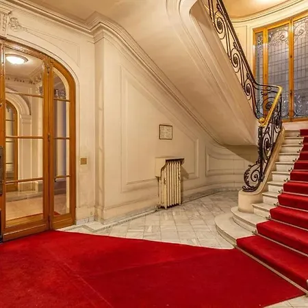 Le Victor Hugo Parigi